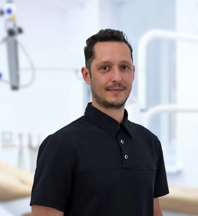 Dr. Adrian Popa